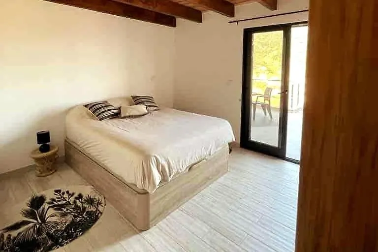 3 Bedroom House With Sea & Mountain Views - Machico Machico  0*, Machico (Madeira)