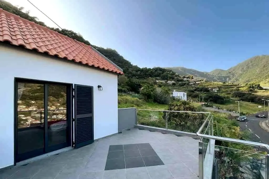 3 Bedroom House With Sea & Mountain Views - Machico Machico  Machico (Madeira)